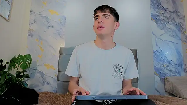 Webkamerová show demian_hot99