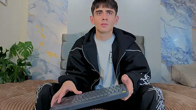 demian_hot99 webkamerás műsora