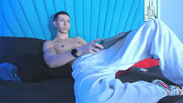 OliverThompsonJS Show Webcam