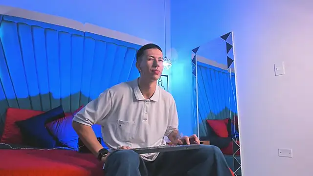 OliverThompsonJS' Webcam Show