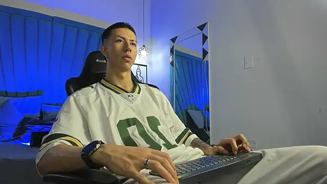 OliverThompsonJS 在線直播表演