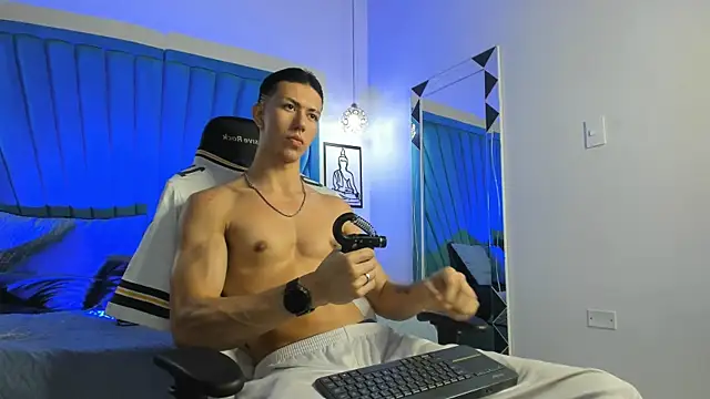 OliverThompsonJS – webcam-show