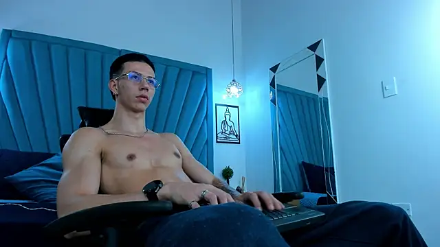 OliverThompsonJS Show Webcam
