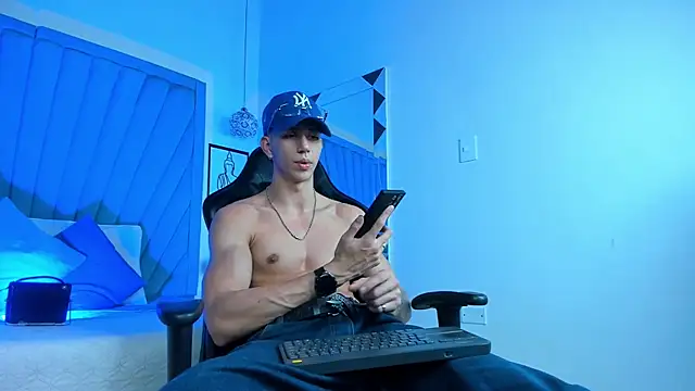 OliverThompsonJS Webcam Show