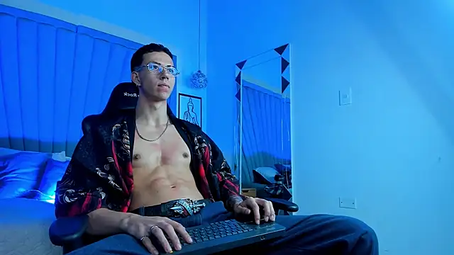 OliverThompsonJS Webcam-Show