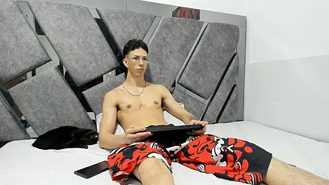 OliverThompsonJS Webcamshow