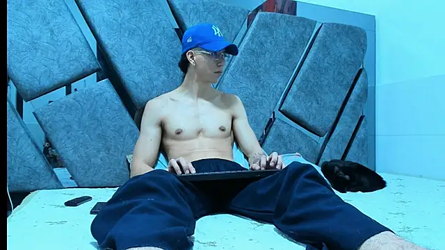 OliverThompsonJS Show in webcam