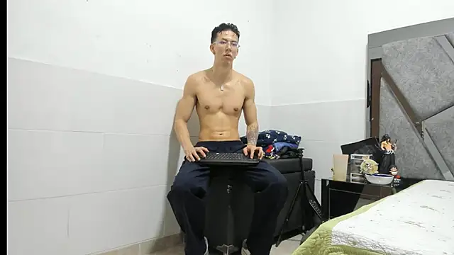 OliverThompsonJS Webcam Show