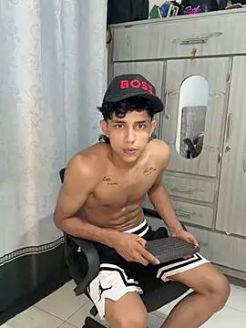 Show modela alex_martin47 na web-kameri