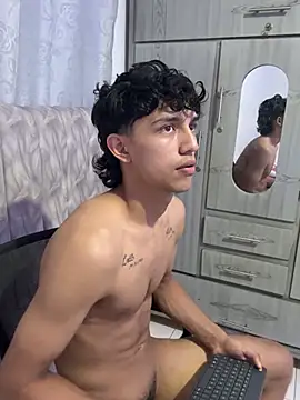alex_martin47's Webcam Show