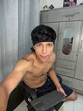 Show modela alex_martin47 na web-kameri