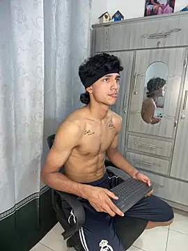 הופעת וובקאם של alex_martin47