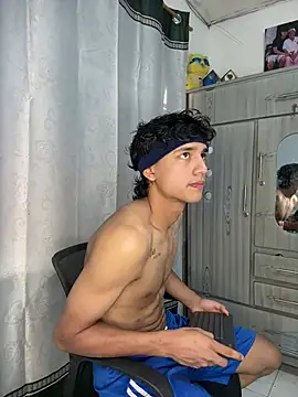 Show modela alex_martin47 na web-kameri
