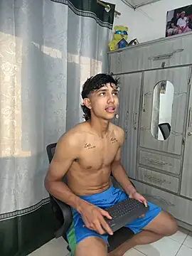 alex_martin47 – webcam-show