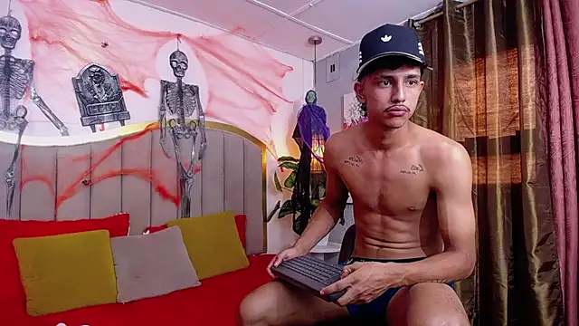 alex_martin47 Show in webcam