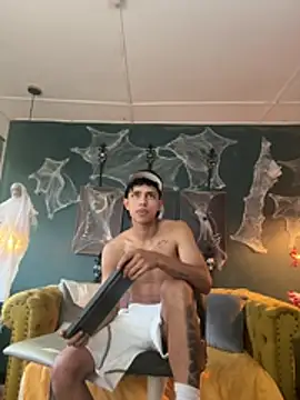 alex_martin47 Шоу с уебкамера