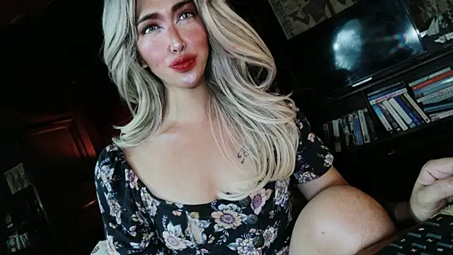 prettybushy Webcam show