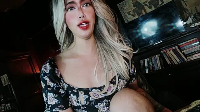 prettybushy's Webcam Show