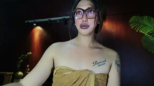 prettybushy Webcam show