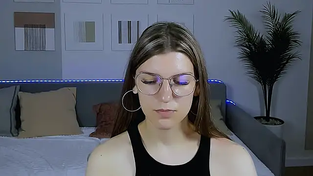 AnnaThorne Adlı Modelin Canlı Sohbet Odası