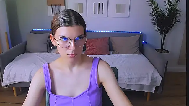 AnnaThorne Adlı Modelin Canlı XXX Sohbeti