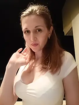 irresistibelle's Live XXX Chat