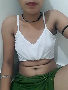 Cute_Naira6: διαδικτυακό σόου στην κάμερα