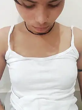 Cute_Naira6's Live Chat Room