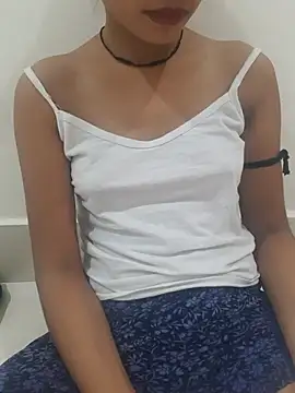 Pertunjukan Kamera Web Cute_Naira6