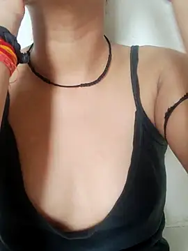 הופעת וובקאם של Cute_Naira6