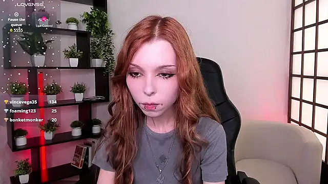 Star_Tarra Adlı Modelin Canlı XXX Sohbeti
