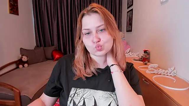 NoraLiin's Live XXX Chat
