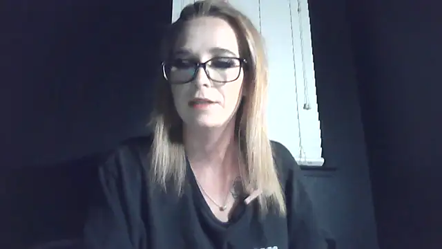 yourfavgirlduh 网络视讯表演