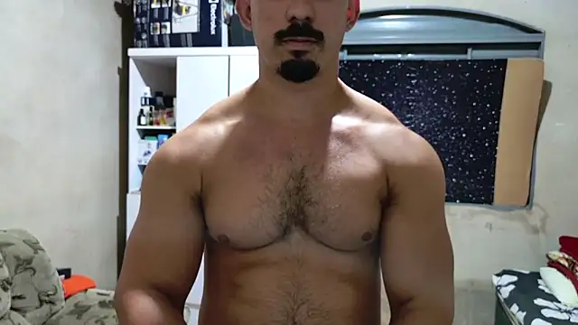 Superbigmr Show in webcam