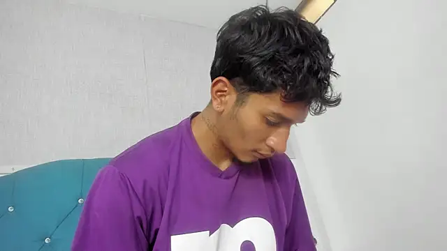 Show modela Zayn_Moretti na web-kameri