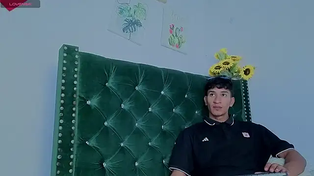 Zayn_Moretti Pertunjukan Webcam