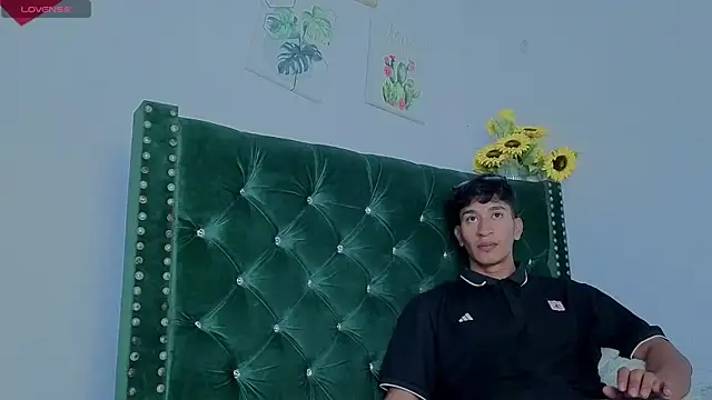 Zayn_Moretti Pertunjukan Webcam