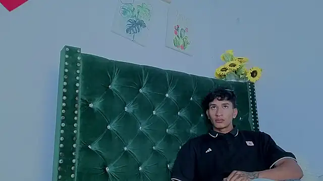 Zayn_Moretti Pertunjukan Webcam
