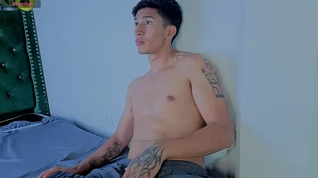 Show modela Zayn_Moretti na web-kameri