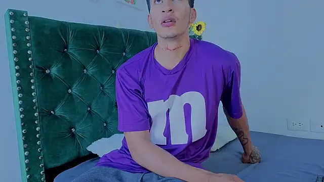 Zayn_Moretti Show in webcam