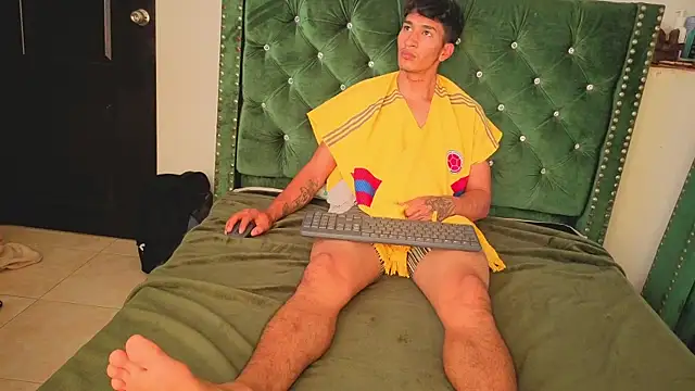 Show modela Zayn_Moretti na web-kameri