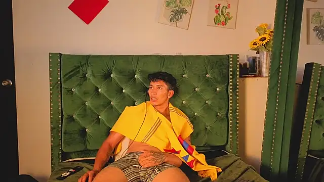 Show modela Zayn_Moretti na web-kameri
