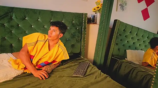 Show modela Zayn_Moretti na web-kameri