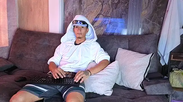 Zayn_Moretti – Naživo XXX chat