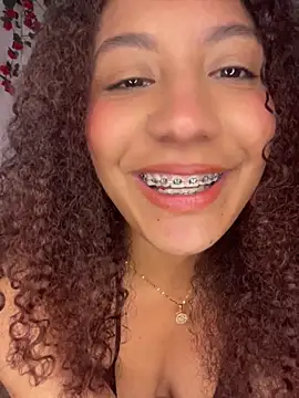 Daphnne_Curly's Live XXX Chat