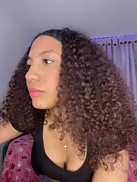 Daphnne_Curly Chat XXX in diretta