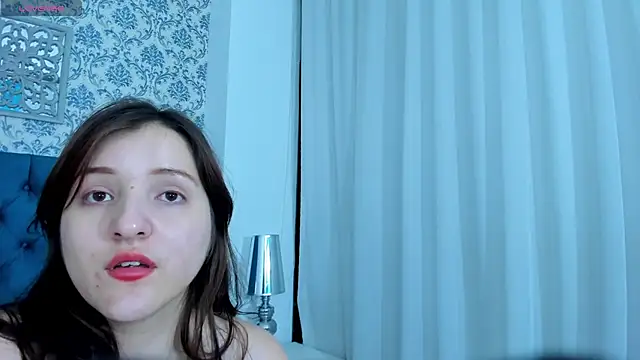 AbbyKaath Adlı Modelin Canlı XXX Sohbeti