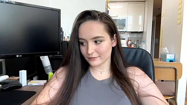 Emilly_Cartのウェブカメラショー
