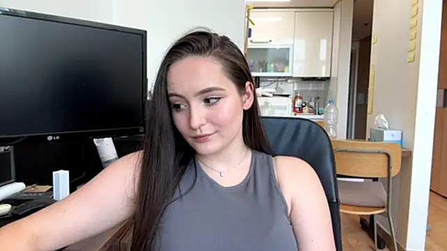 Emilly_Cart's Webcam Show