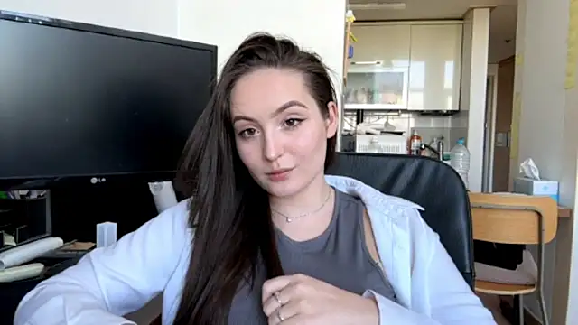 Emilly_Cart's Webcam Show